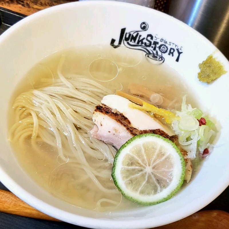 青柚子香る冷やし塩そば(らーめんstyle JUNK STORY （ラーメンスタイルジャンクストーリー）)
