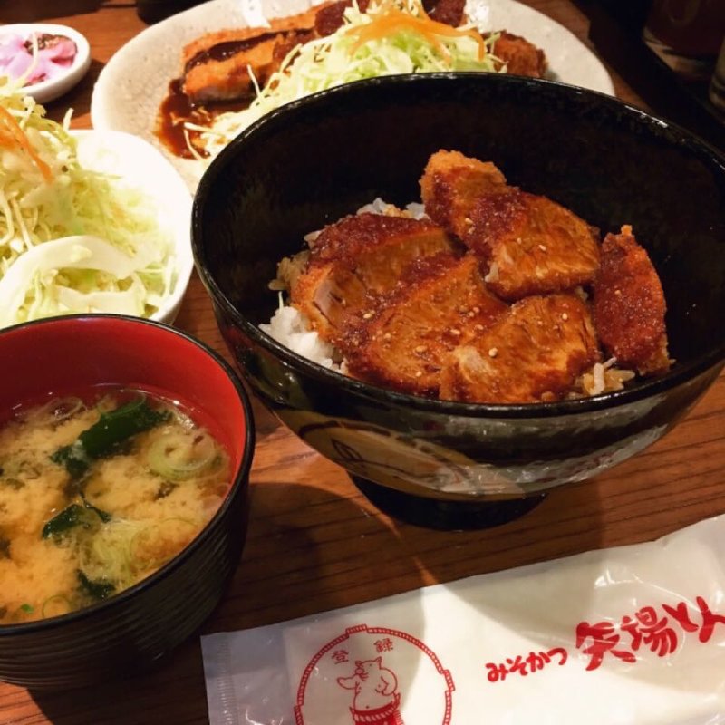 ヒレカツ丼(矢場とん 東京銀座店 （やばとん）)