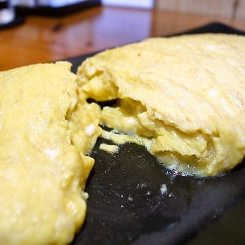 とろろ芋のオムレツ(肴とお酒うえだ)