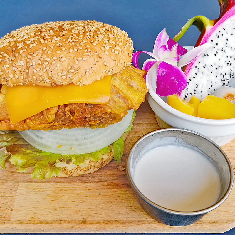 ココナッツ香るエスニックバーガー(GREEN ASIA 六本木ヒルズ店 （グリーン アジア）)