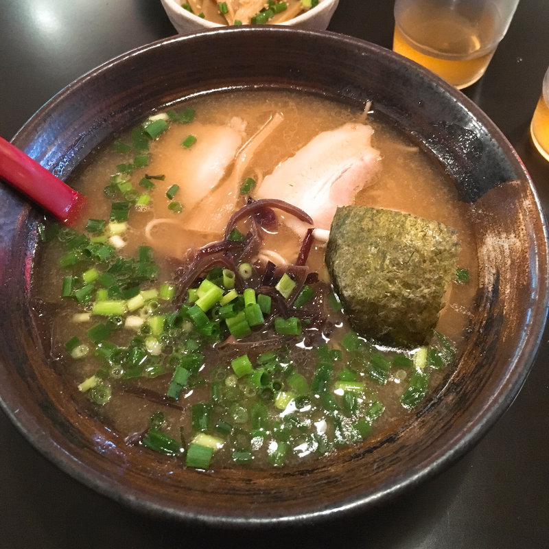 とんこつラーメン(御利五里)