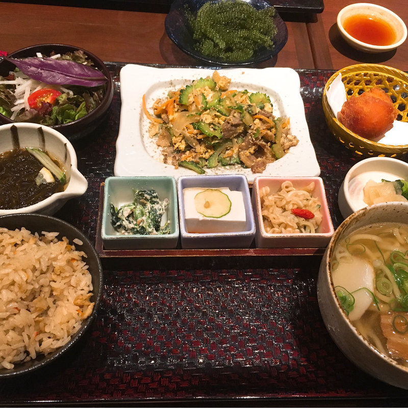 ゴーヤチャンプルー定食(沖縄料理あだんKITTE博多店)