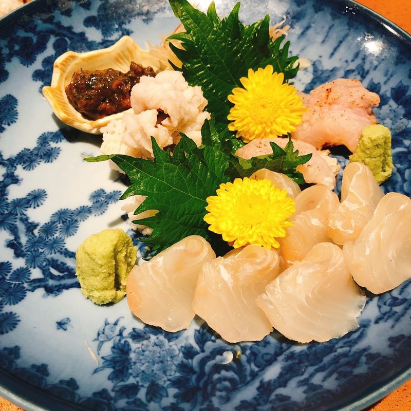 ヒラメの昆布締めとハモの刺身(日本料理 岩戸 銀座店)