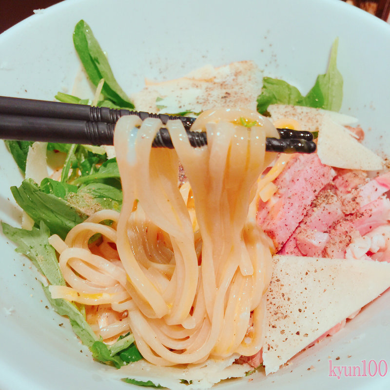 季節限定 冷カルボナーラ(ふく流らーめん 轍 寺田町総本家)