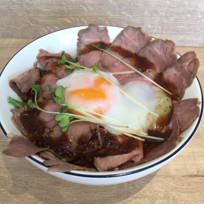 ローストビーフ丼(CAFE&BAR ROYALPORT)