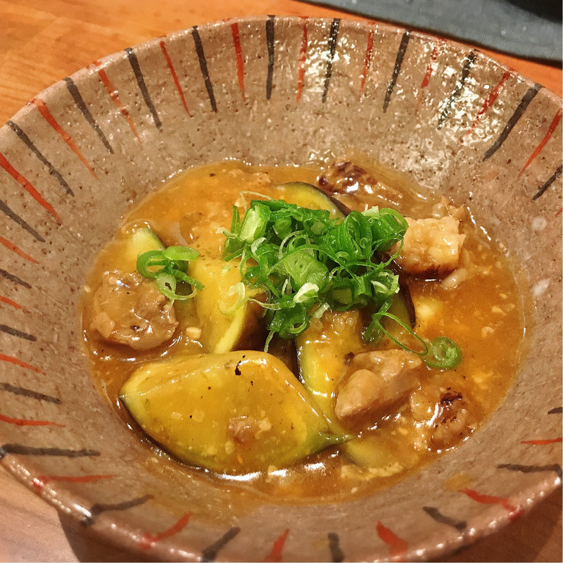 水なすと牛すじピリ辛炒め(酒肴 かおりぐさ)