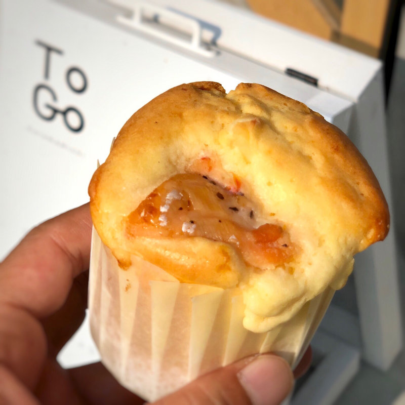 サーモンとクリームチーズのマフィン(To Go kurumamichi)