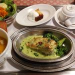 白スズキのニンニクとパセリのバターソース(コンコンブル)