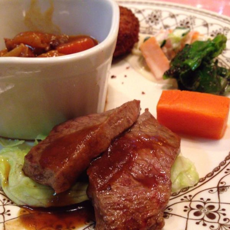 Bランチ　牛ステーキ/クリームコロッケ/ビーフシチュー(洋一亭)