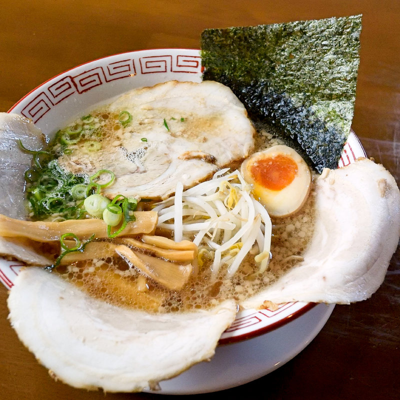 醤油ラーメン+チャーシュー(とらまる製麺 醤油らーめんあられ)