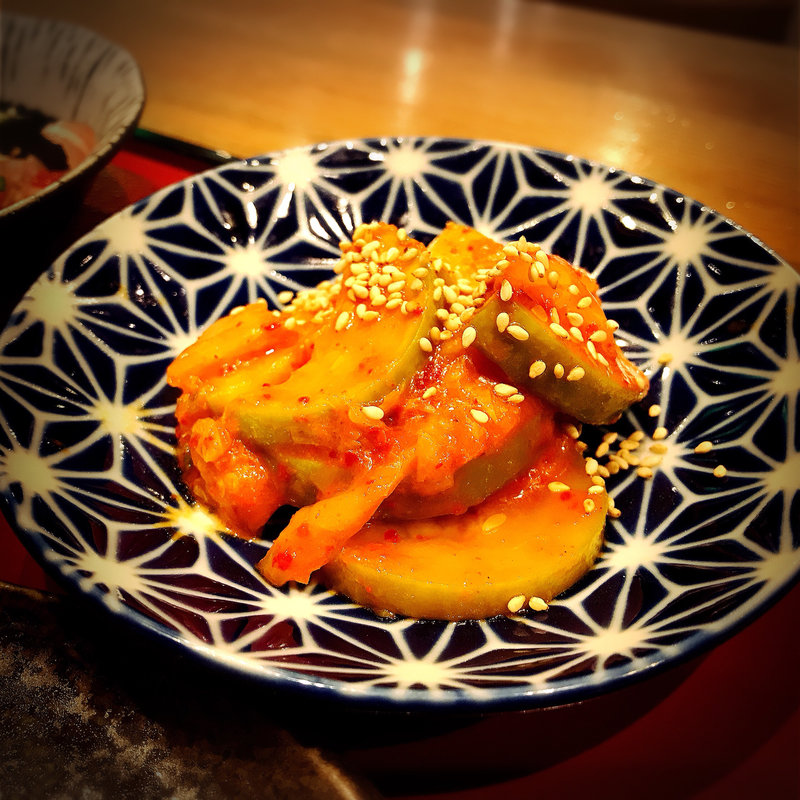 ズッキーニとキムチの炒めもの(もつ焼き勝利はなれ)