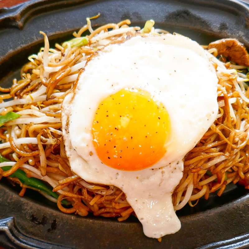 焼きそば+目玉焼き(想夫恋)