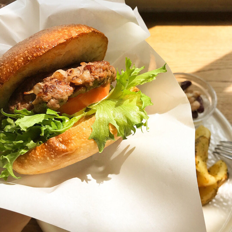 ON AND ON バーガー(オン アンド オン （On and on）)