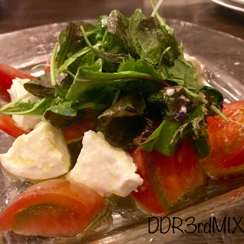 モッツァレラブファラのカプレーゼ(beer&wine厨房tamaya八丁堀店)