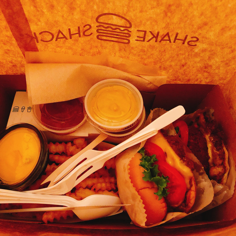 シャックバーガー＆シェイクスタックバーガー(シェイク シャック 新宿サザンテラス店)