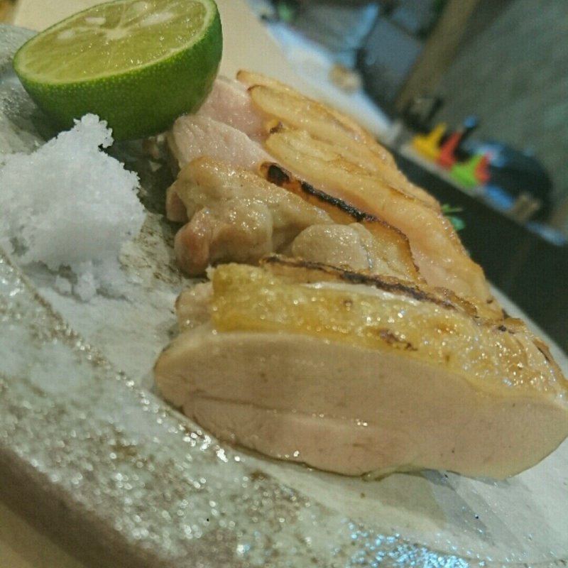 丹波地鶏ももたたき
(焼鳥谷口)