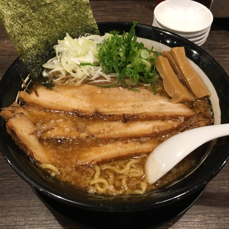 トロ肉濃厚ラーメン(節骨麺たいぞう 葛西店)