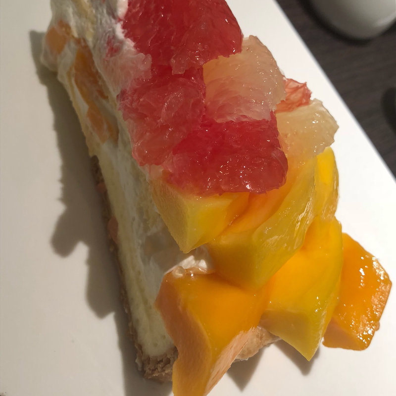 グレープフルーツとマンゴーのタルト(カフェコムサ 池袋東武店)