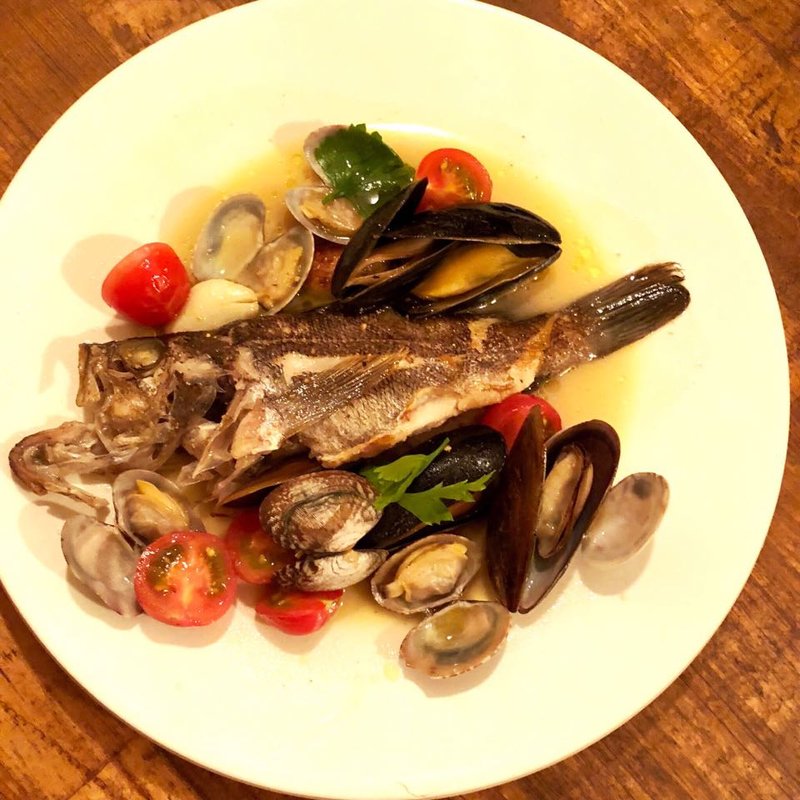 本日の海鮮ストーブアクアパッツァ(T by TAKERU Co.)