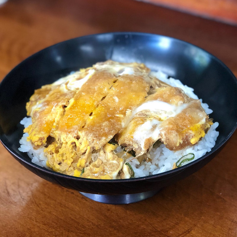 かつ丼(かねいしうどん)