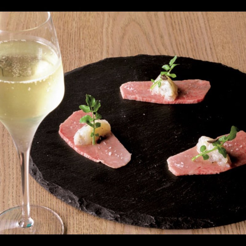 名物和牛モモと海老、帆立のフュージョン(焼肉炭聖 谷中店)