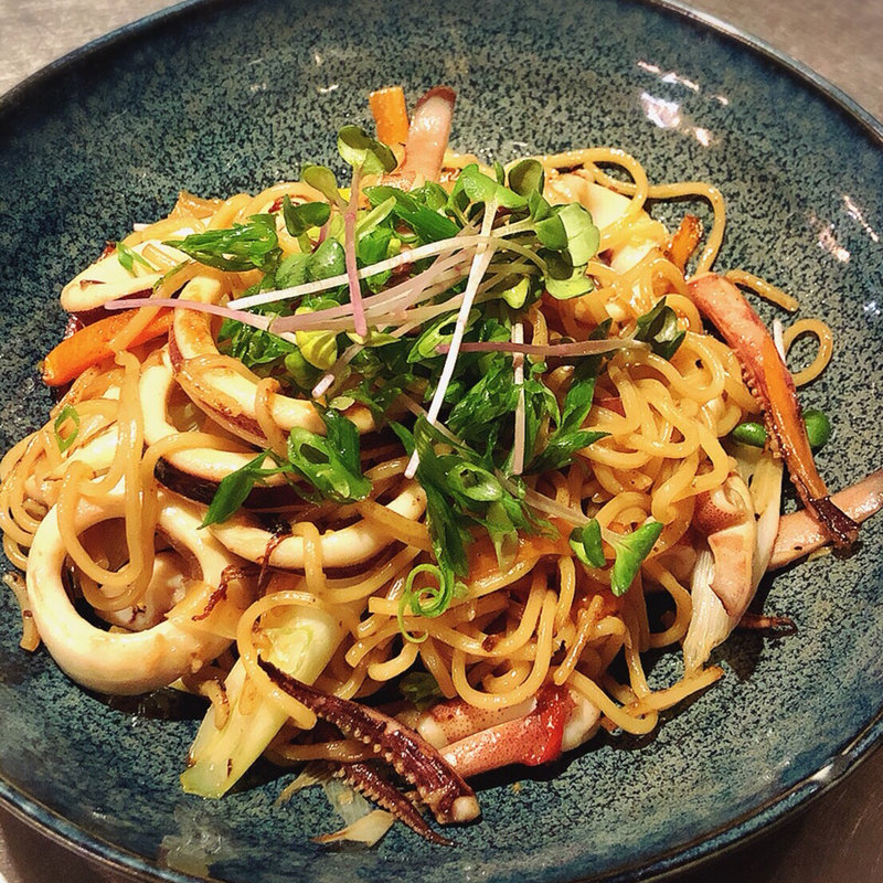 大人のイカゴロ焼きそば(お酒と和ごはん KINJO)