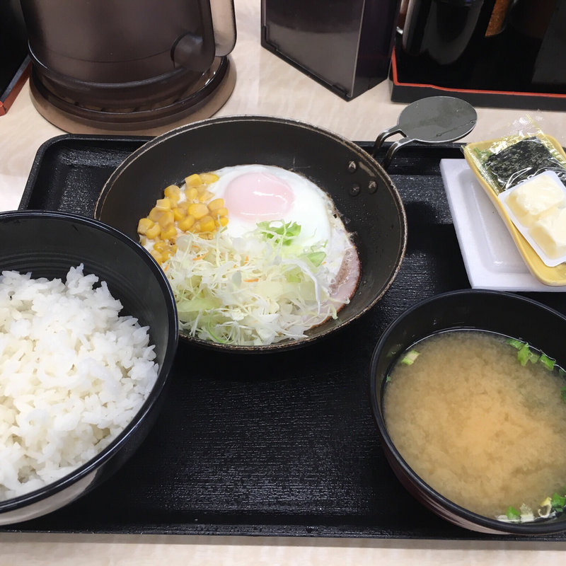 ハムエッグ定食(吉野家 青山一丁目店)