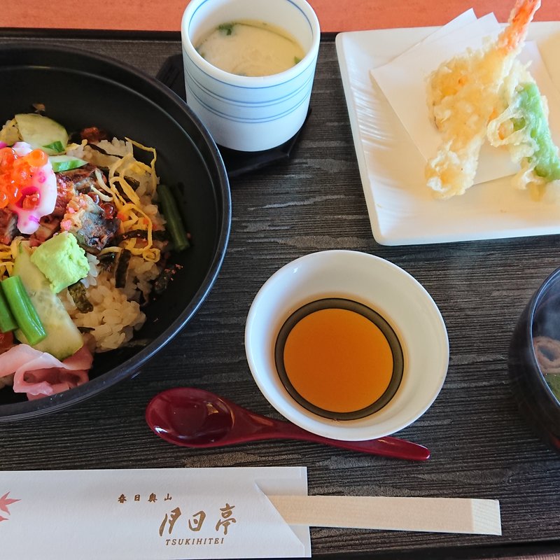 鰻ちらしと天麩羅　(月日亭 上本町店 （つきひてい）)