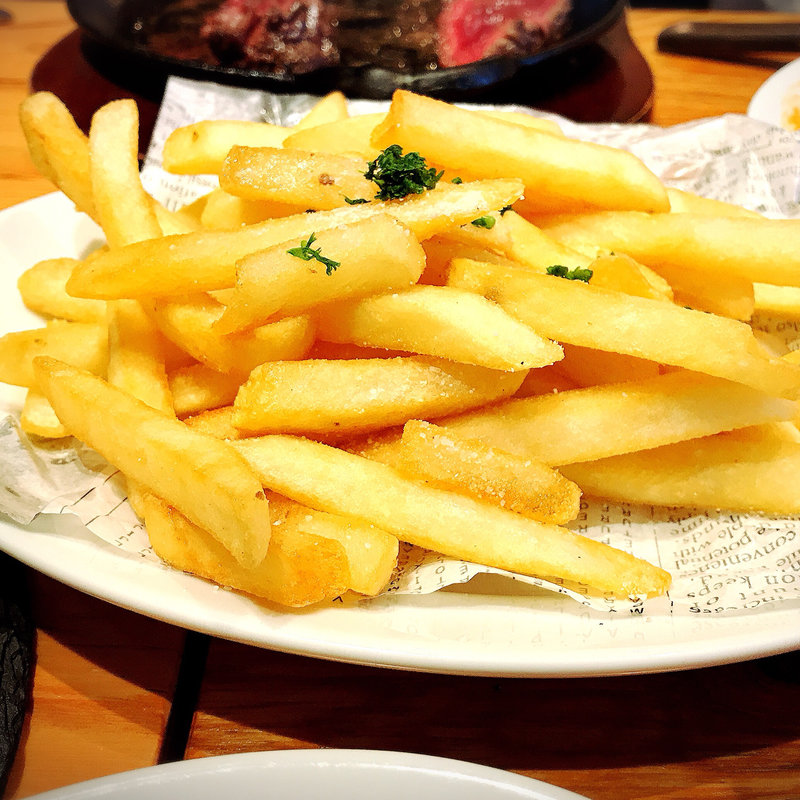 トリュフ香るフライドポテト(肉バルブッチャーズ 八百八 笹塚店)