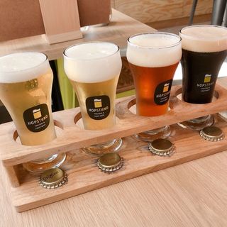 HOP STAND オリジナルを含む4種飲み比べセット(ホップスタンド 神戸モザイク店)
