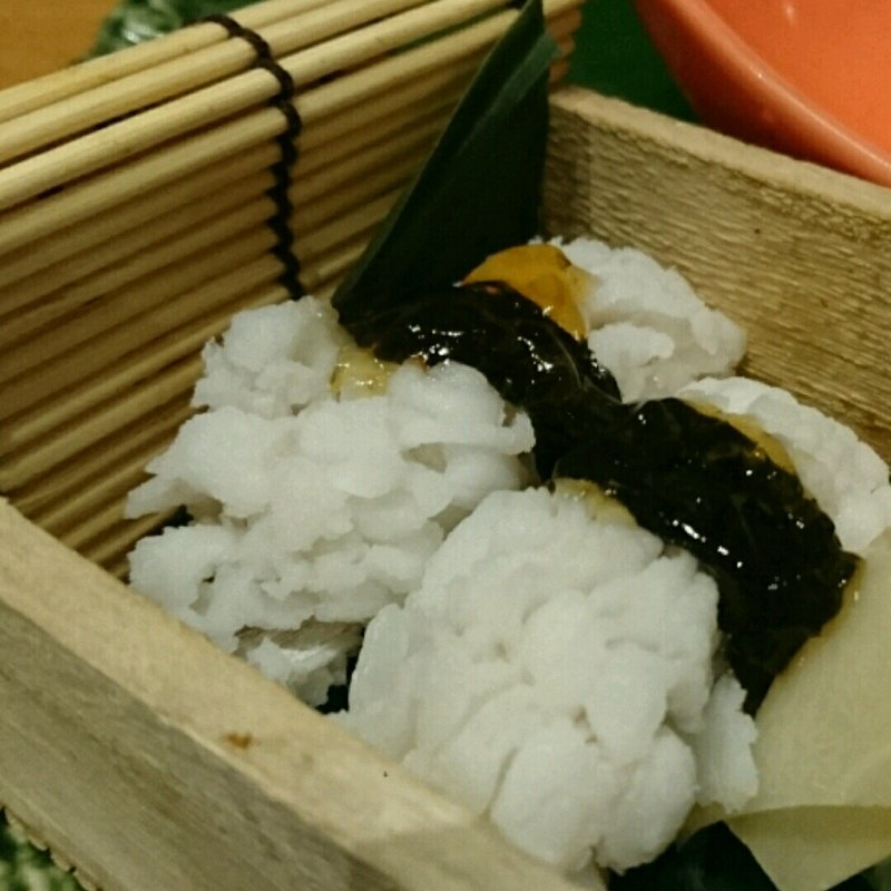 鱧の炙り寿司(権之介 梅田)