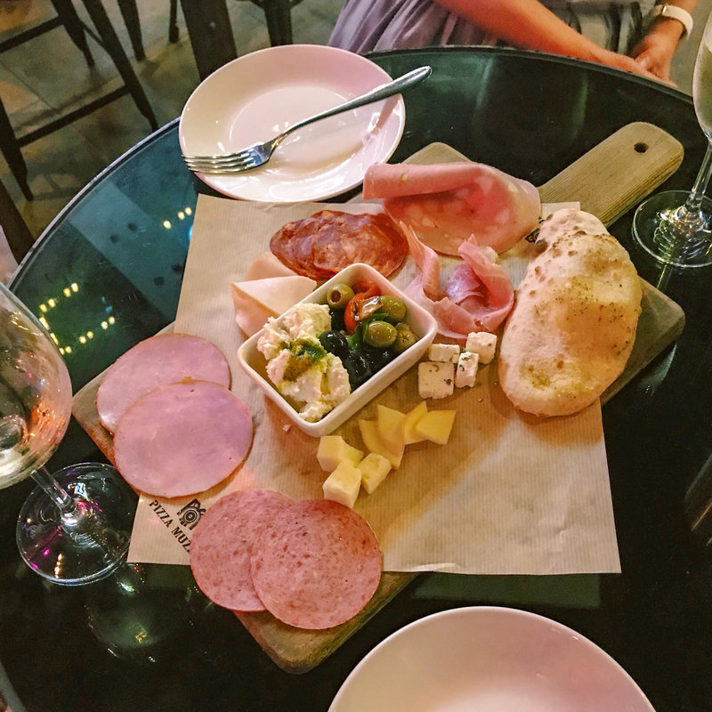 チーズ盛り合わせ(Pizza muzzo)