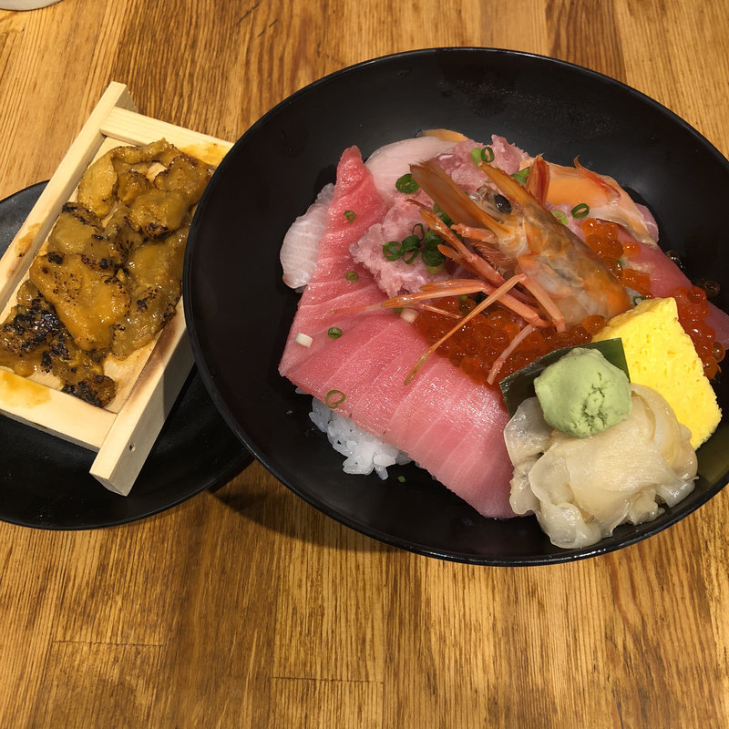 豪華虎杖海鮮丼(ハレの日食堂 )