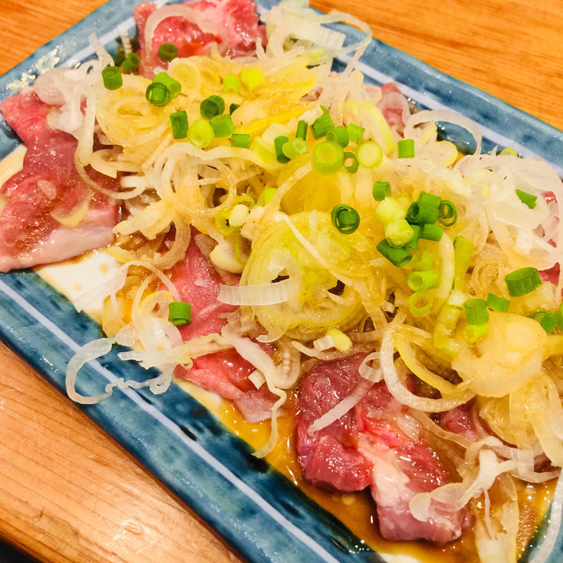 炙りたん刺し(もつ焼き煮込み鶴田 )