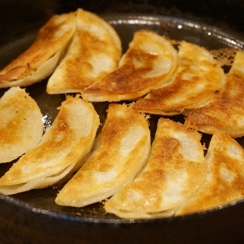 鉄鍋ぎょうざ(久留米とんこつラーメン 花畑丸福(はなばたけまるふく))