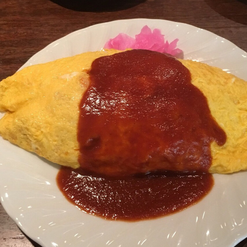 シーフードオムライス（トマトソース）(アベリア)