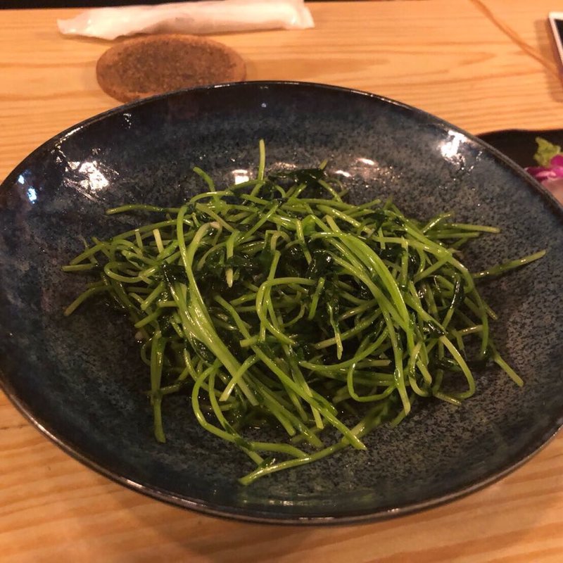 豆苗炒め(お酒と和ごはん KINJO)