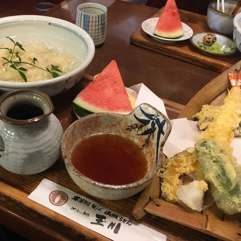 白糸の滝(めん処 玉川)