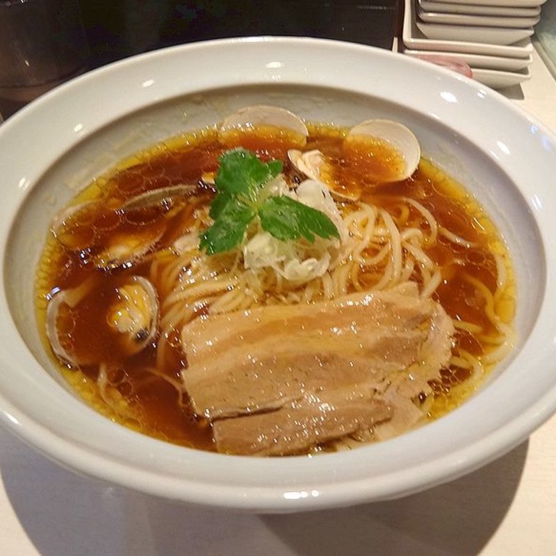 貝だし醤油そば(ホルモン串焼 まるたみ （まるたみ）)