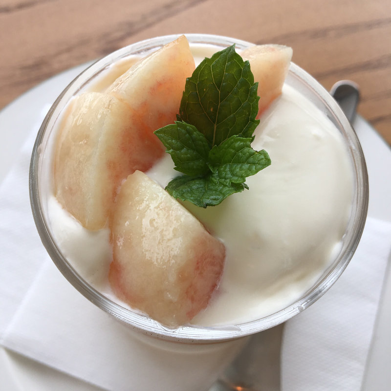 桃のパンナコッタ(Knot coffee )