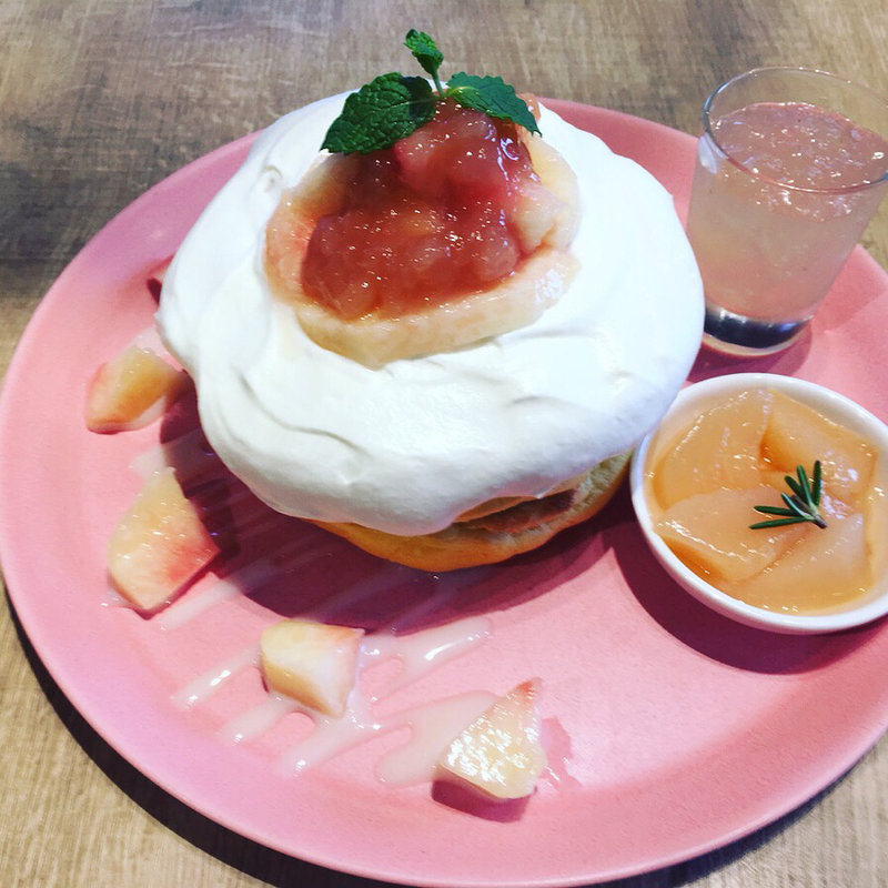 完熟桃のピーチパーティパンケーキ(3 STARS PANCAKE （スリースターズパンケーキ）)