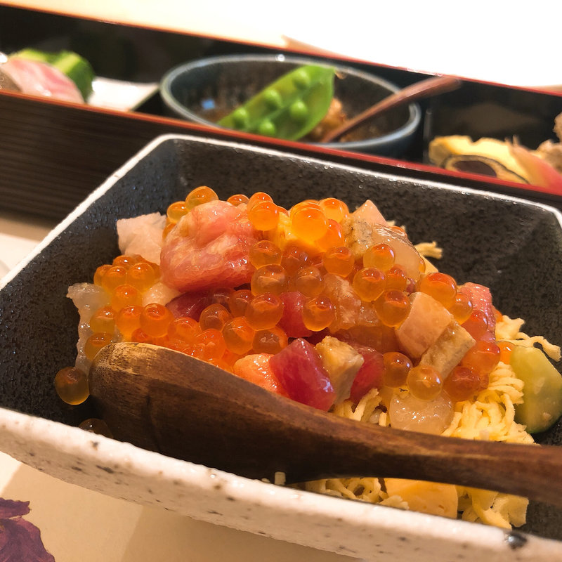 (鮨 北新地 なか匠)