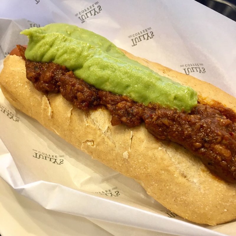 ボールパークドッグ アボガド&チリビーンズ(タリーズコーヒー アトレ目黒店)