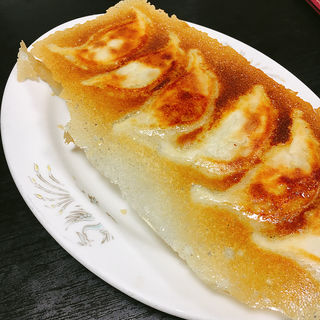 歓迎特製羽付き焼き餃子（6個）(歓迎 西口店 （ホアンヨン）)