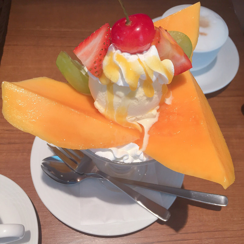 マンゴーパフェ(果樹園 リーベル 目黒店)