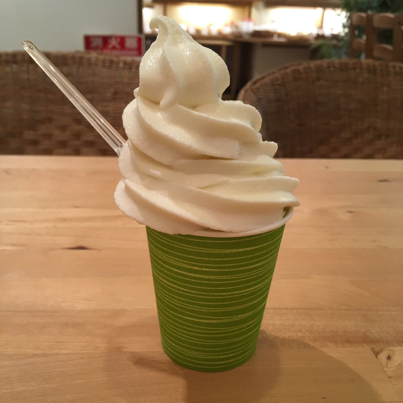 阿部牧場ソフトクリーム(NOBU Cafe アトレ川崎)