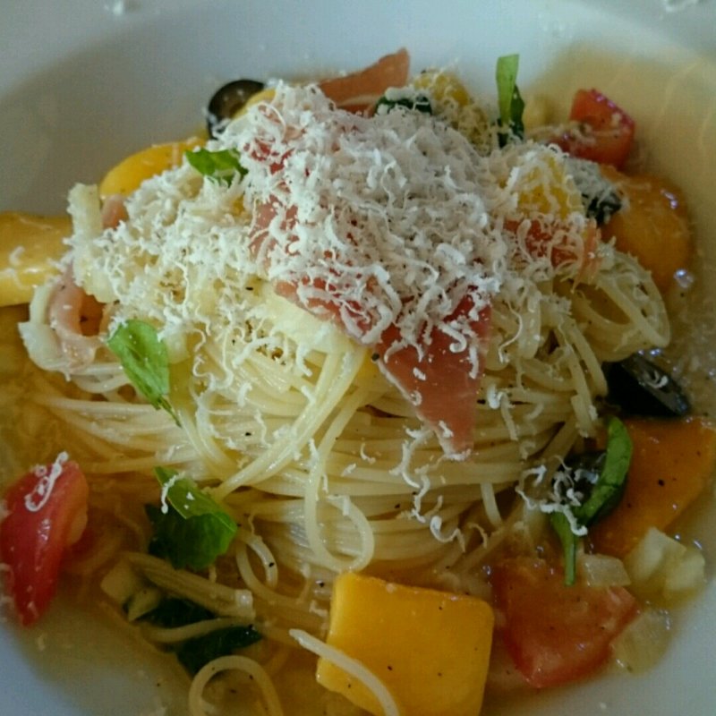 マンゴーと生ハム冷製パスタ(草花木果 )