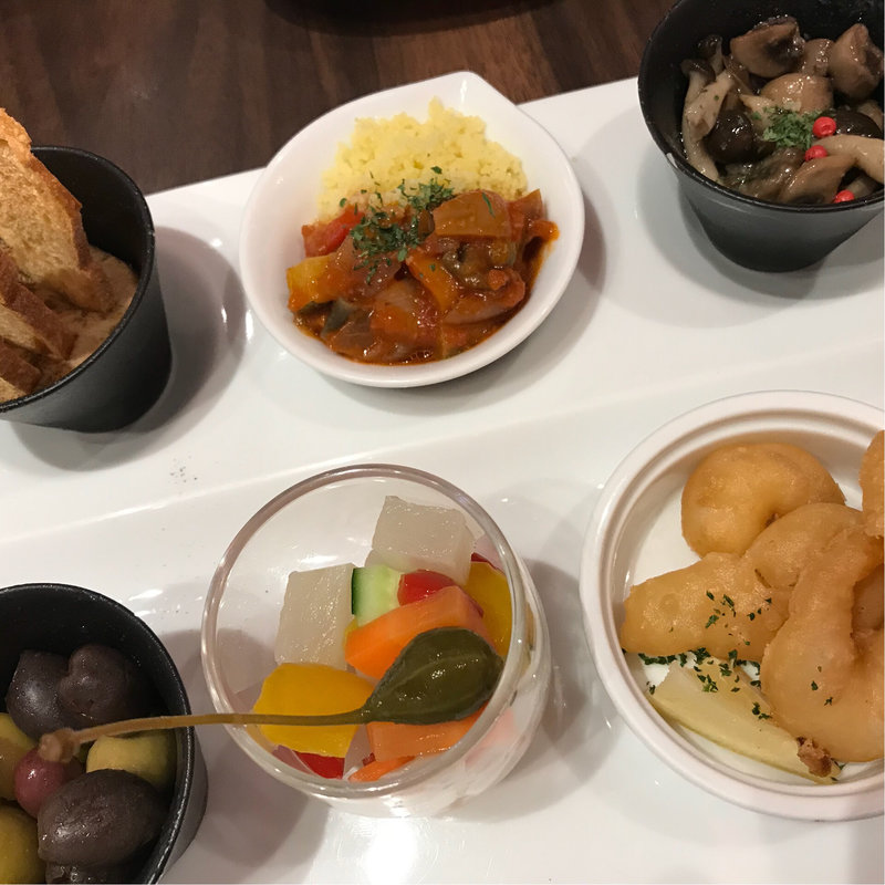 タパス盛り合わせ(スペイン料理＆バル ローザ・ローハ)