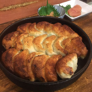 (博多鉄なべ餃子なかよし （ハカタテツナベギョウザナカヨシ）)