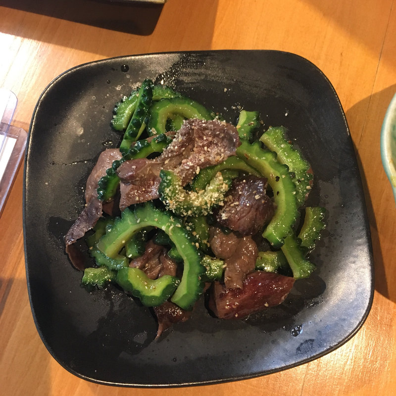 牛モツとゴーヤの塩炒め(立呑み8 )